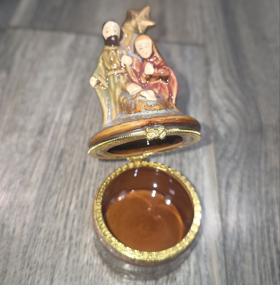 Nativity Scene Decorative Box - Picture 2 of 4